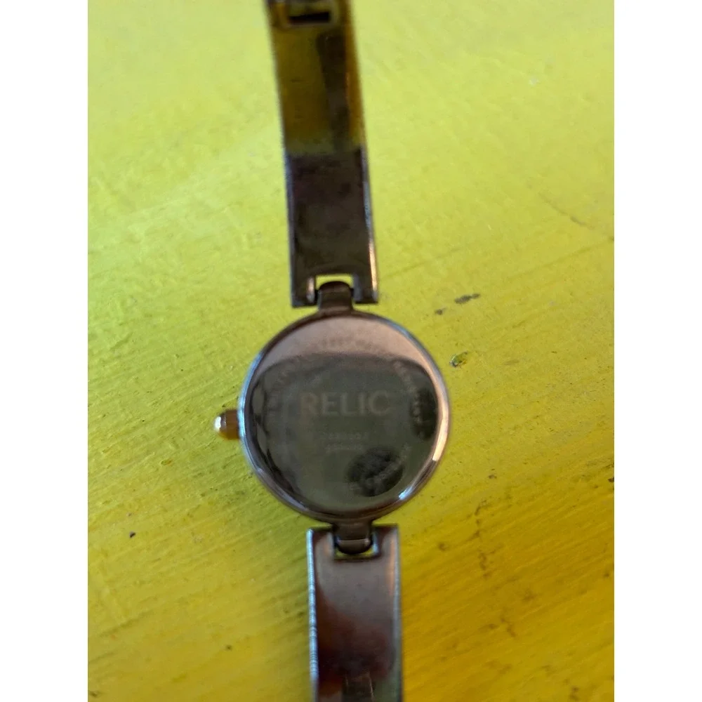 Relic by Fossil Womens Silver Tone Floral Engraved Bangle Watch ZR92207